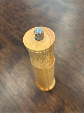 Martha Stewart Radner 9-Inch Wooden Pepper Grinder / Salt Mill – Good Condition